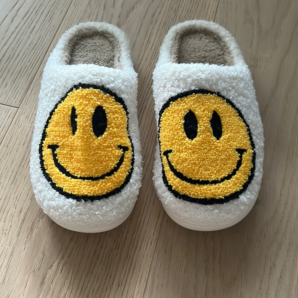 Teddy Smiley Face Slippers
